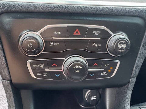 2019 Dodge Charger SXT