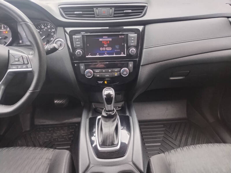 2020 Nissan Rogue SV