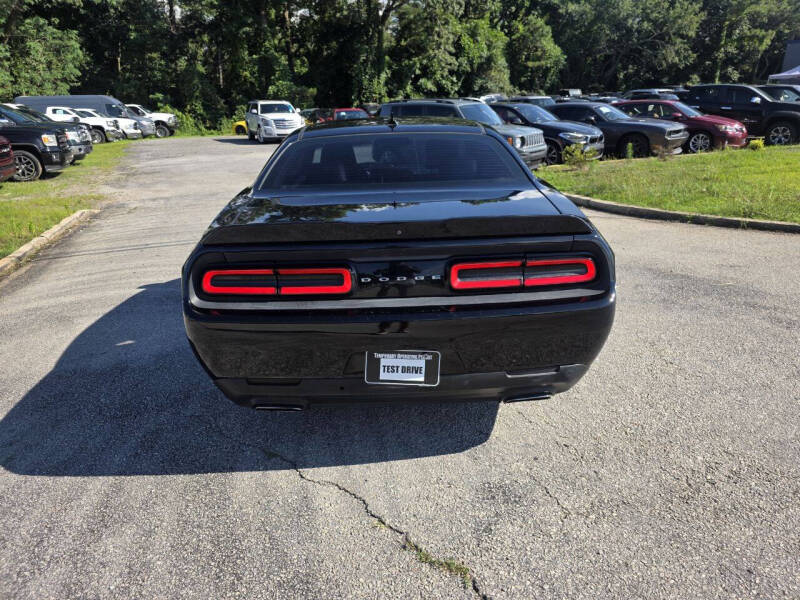 2016 Dodge Challenger SXT Plus