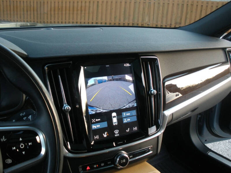 2018 Volvo S90 T5 Momentum