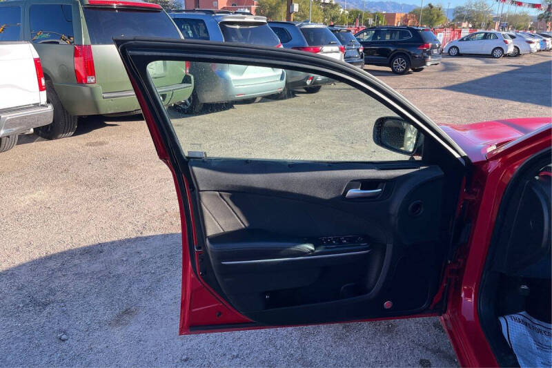 2016 Dodge Charger SXT