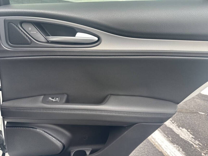 2025 Alfa Romeo Stelvio