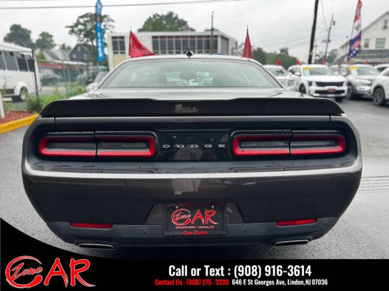 2018 Dodge Challenger SXT Plus