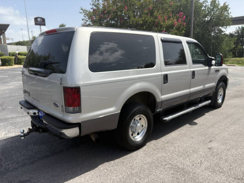 2005 Ford Excursion XLT