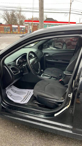 2014 Chrysler 200 LX