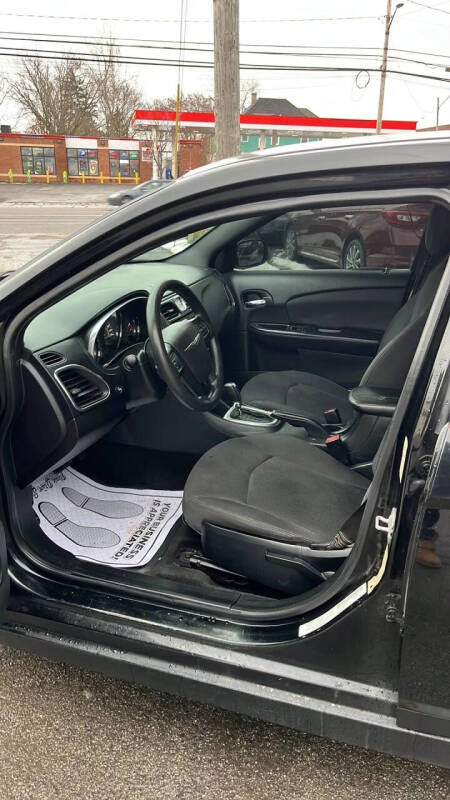 2014 Chrysler 200 LX