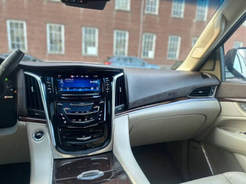 2015 Cadillac Escalade Luxury