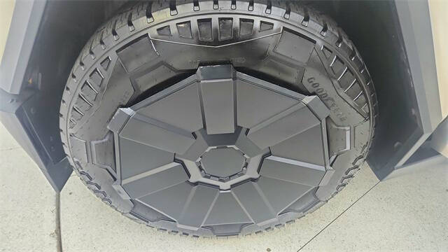 2024 Tesla Cybertruck Cyberbeast