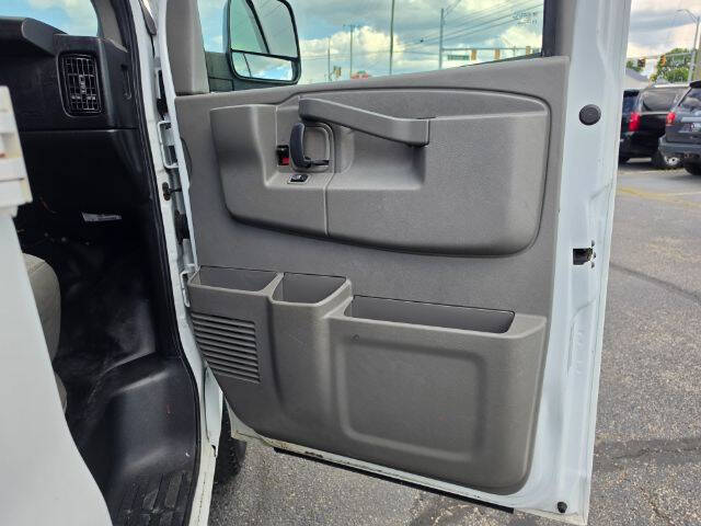 2017 GMC Savana 2500