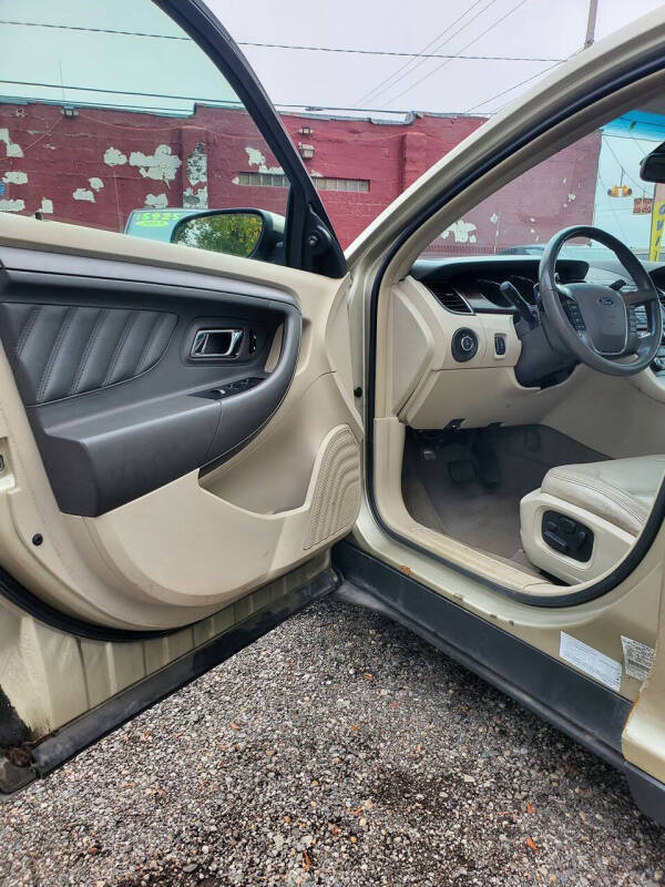 2011 Ford Taurus SEL