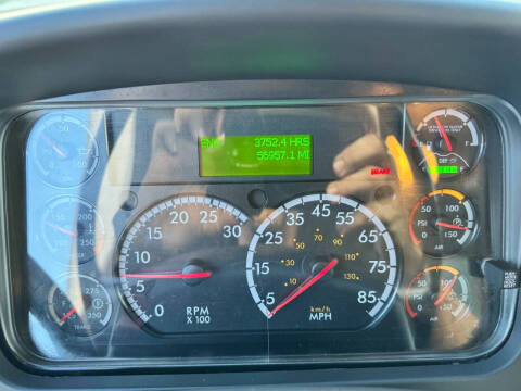 2023 Freightliner M2 106