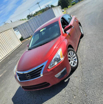 2015 Nissan Altima for sale at LA FAMILIA AUTO SALES in Brooklyn MD