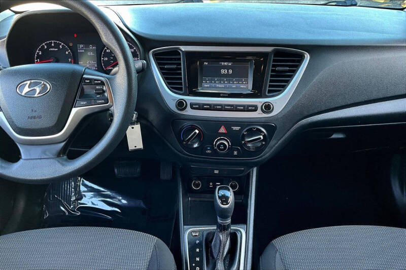 2020 Hyundai Accent SE