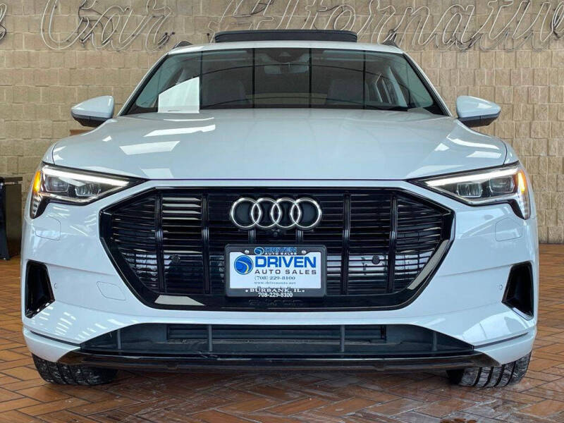 2022 Audi e-tron quattro Premium Plus