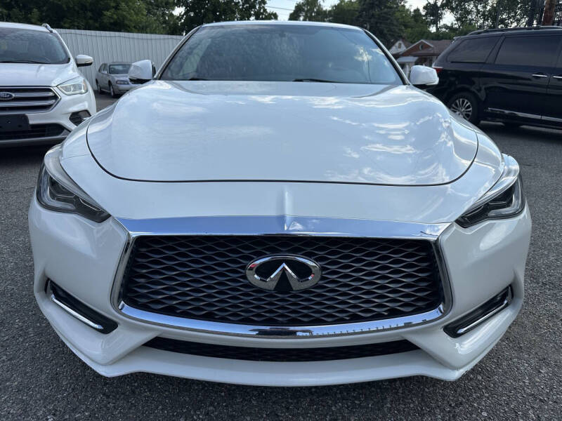 2018 Infiniti Q60 3.0t Luxe photo 2