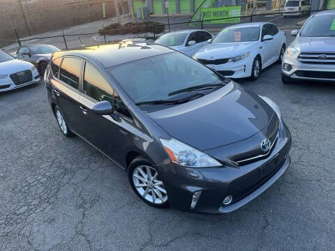 2012 Toyota Prius v Five