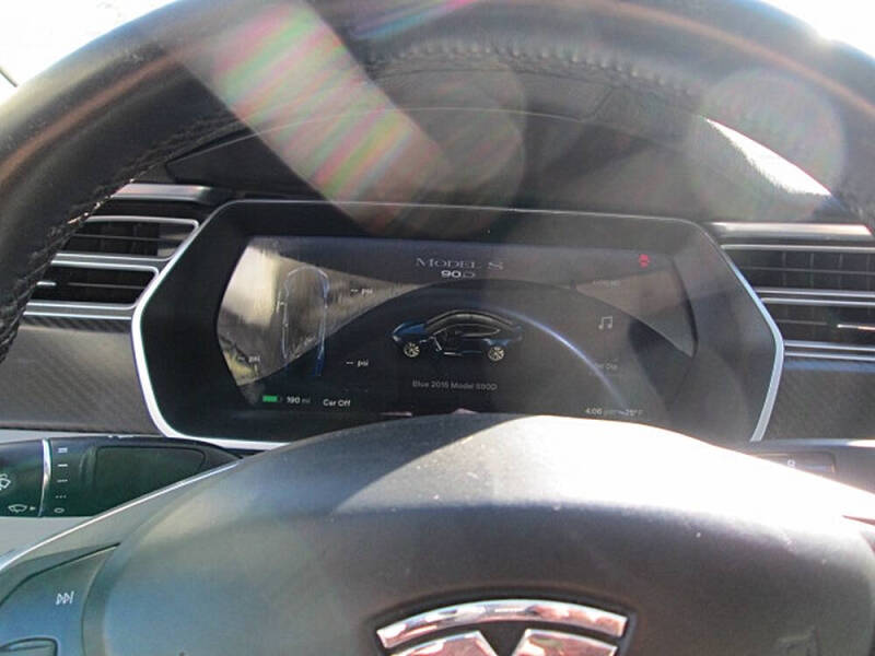 2015 Tesla Model S 90D