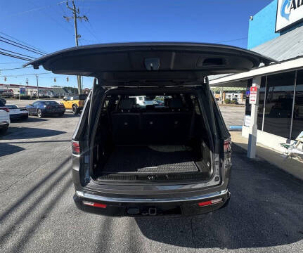 2024 Jeep Wagoneer L Series III