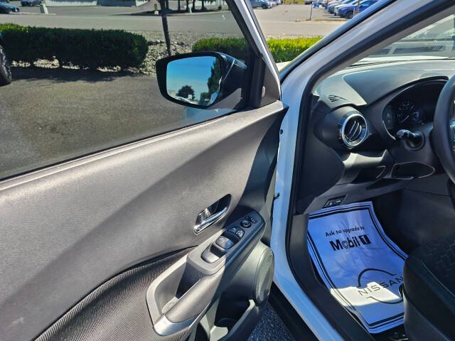 2022 Nissan Kicks SV