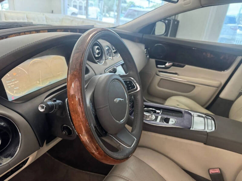 2012 Jaguar XJ