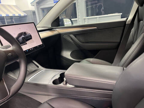 2025 Tesla Model Y Performance