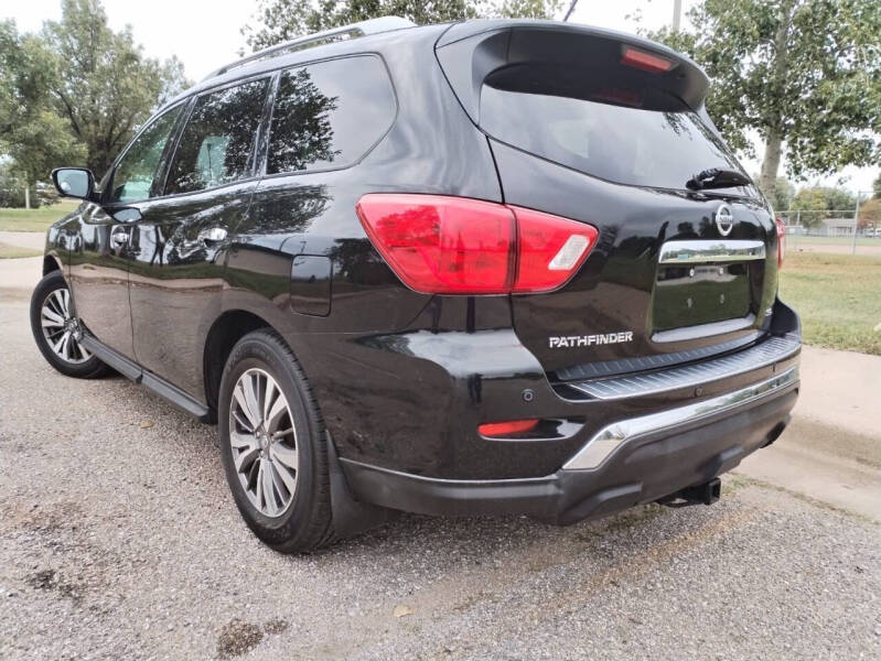 2017 Nissan Pathfinder SL