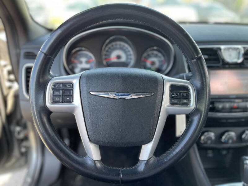 2012 Chrysler 200 Limited