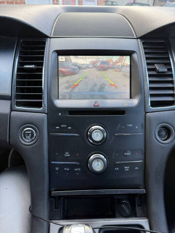 2018 Ford Taurus SEL