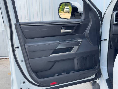 2025 Toyota Sequoia SR5