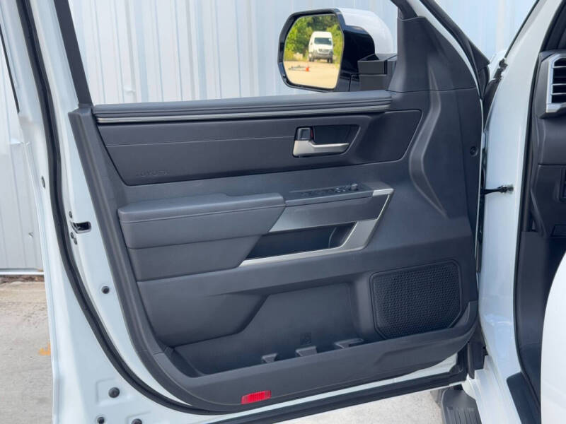 2025 Toyota Sequoia SR5