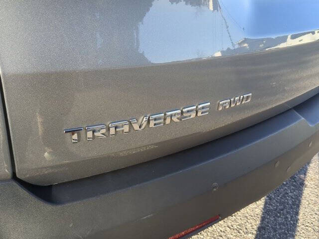 2023 Chevrolet Traverse LT Cloth