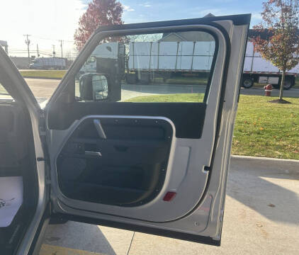 2022 Land Rover Defender 90 X-Dynamic S