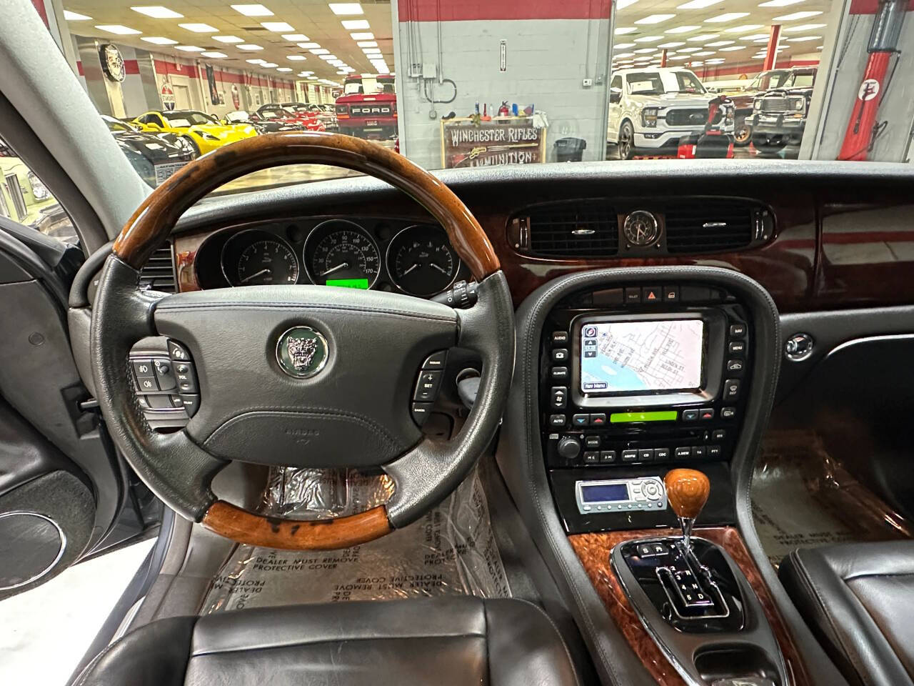 2005 Jaguar XJ-Series 22