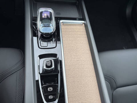 2026 Volvo XC60 T8 Plus