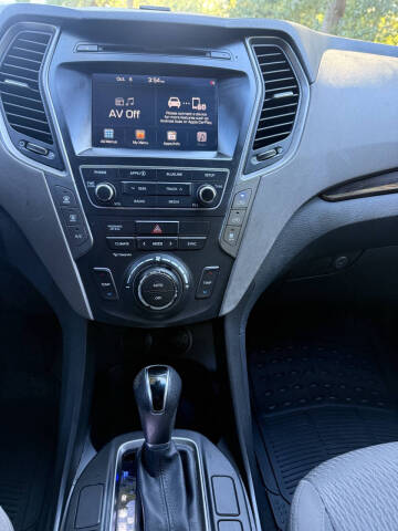 2018 Hyundai Santa Fe SE