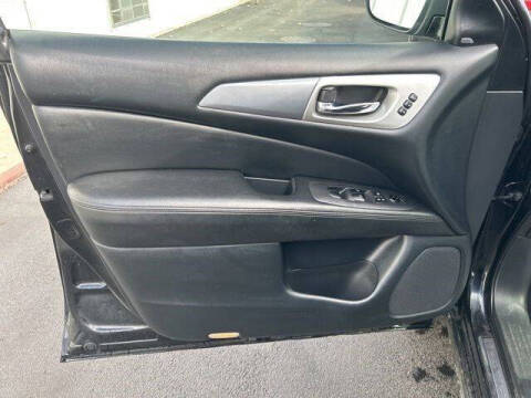 2020 Nissan Pathfinder SL