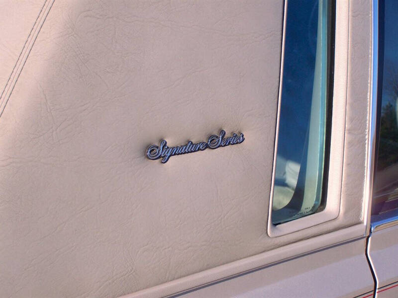 1988 Lincoln Town Car Signature