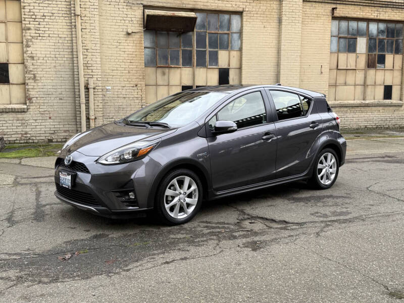 2018 Toyota Prius c Four