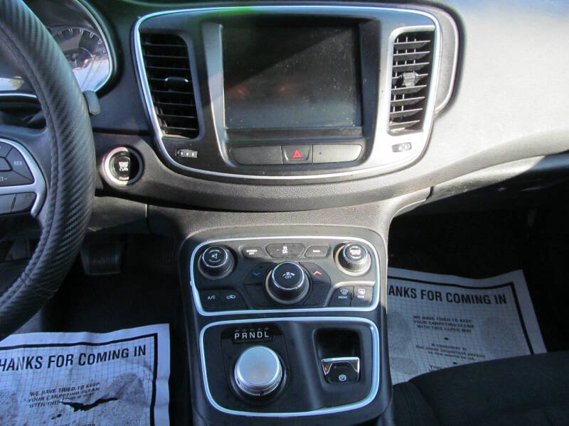 2016 Chrysler 200 Limited