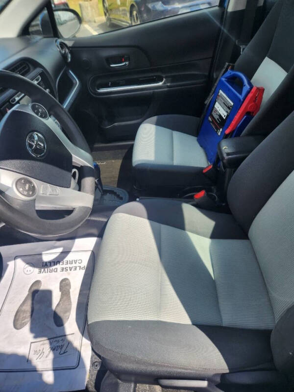 2015 Toyota Prius c One