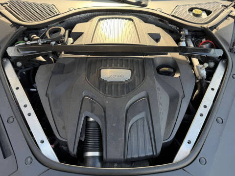 2017 Porsche Panamera 4