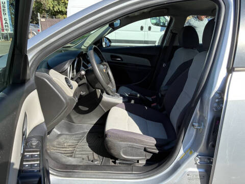 2014 Chevrolet Cruze LS Manual