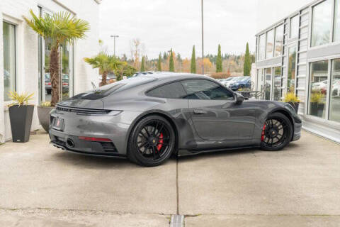 2022 Porsche 911 Carrera 4 GTS