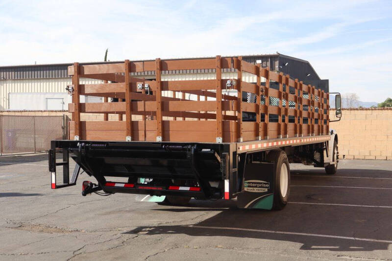 2019 Freightliner M2 106