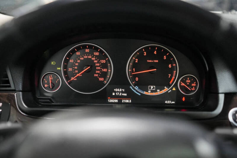 2015 BMW 5 Series 528i