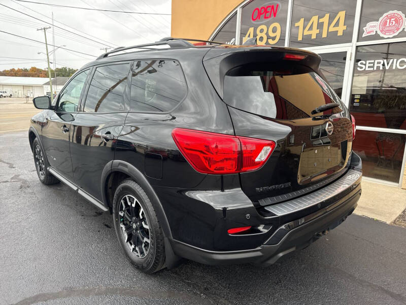 2020 Nissan Pathfinder SV