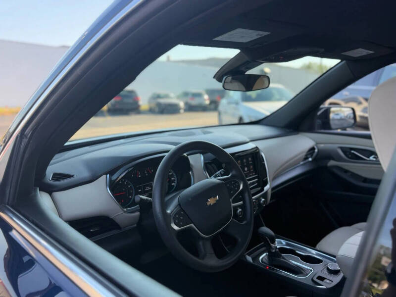 2022 Chevrolet Traverse LS