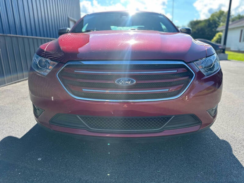 2018 Ford Taurus Limited photo 5