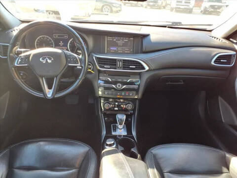 2017 Infiniti QX30 Premium