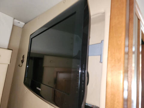 2005 Peterbilt 330